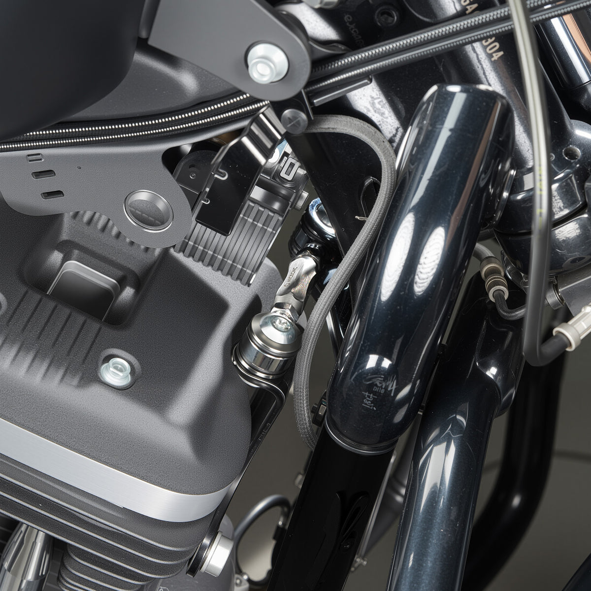 Front Engine Mount Stabilizer Link For Harley Road Street Glide Low Rider Street Bob Sportster