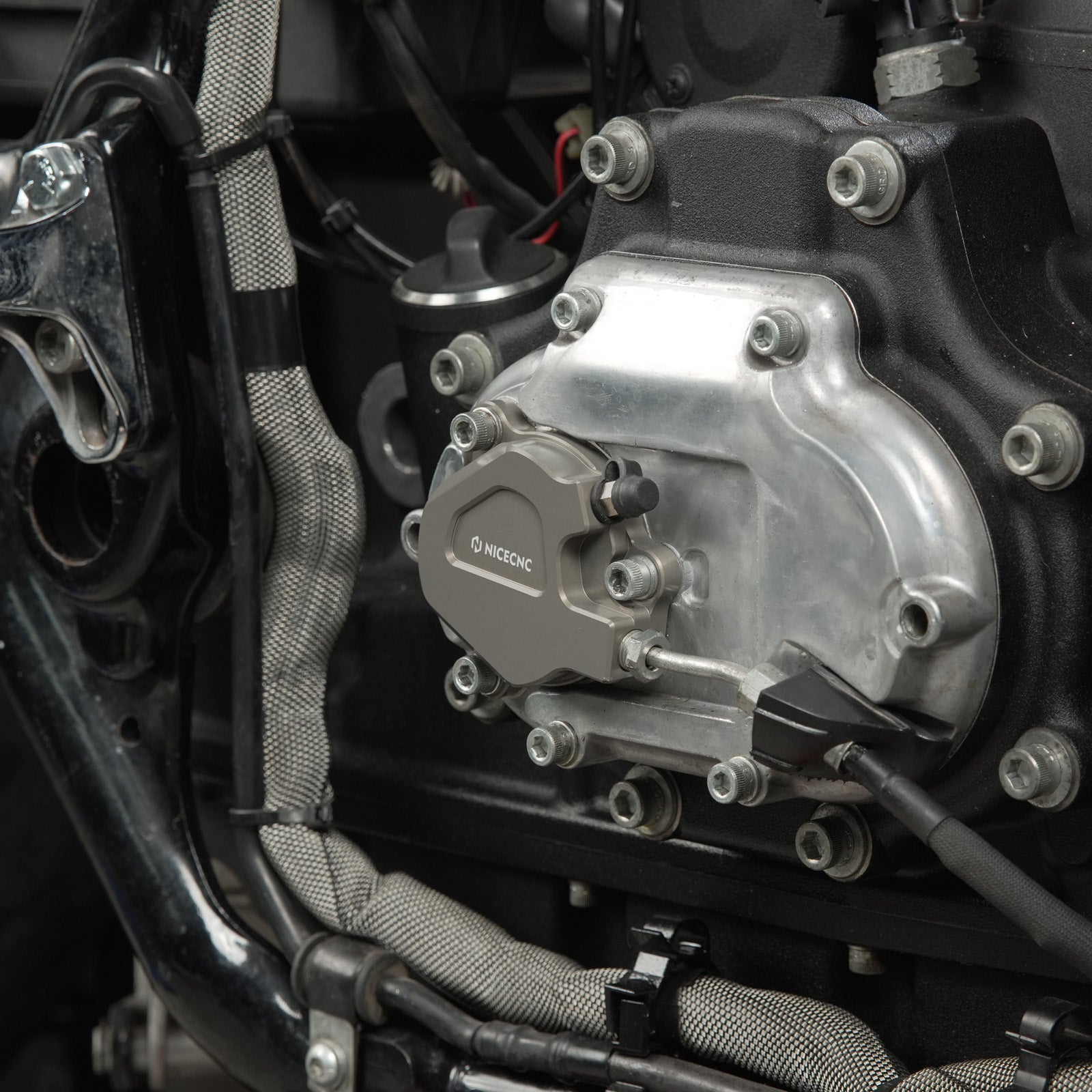 Hydraulic M8 Clutch Slave Cylinder For Harley Road King Electra Street Glide 2017–2020