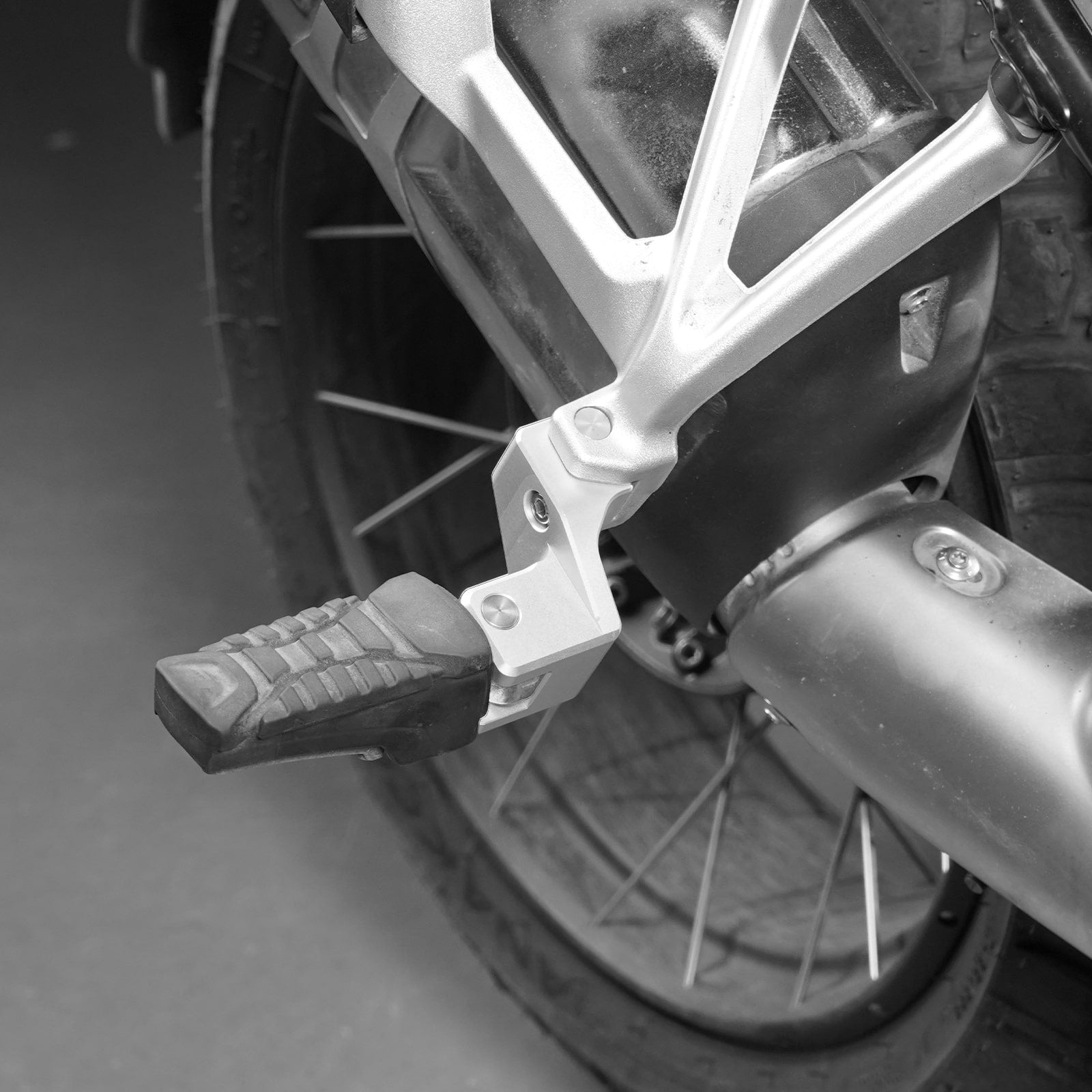 Passenger Footrest Lowering Kit For BMW R1250GS/R1250GS Adventure 40mm Drop & 15mm Forward