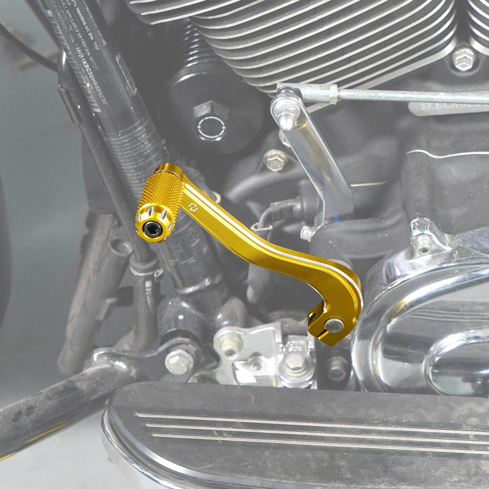 Gear Shift Lever with Peg For Harley Dyna Street Bob Super Glide Fat Bob Low Rider