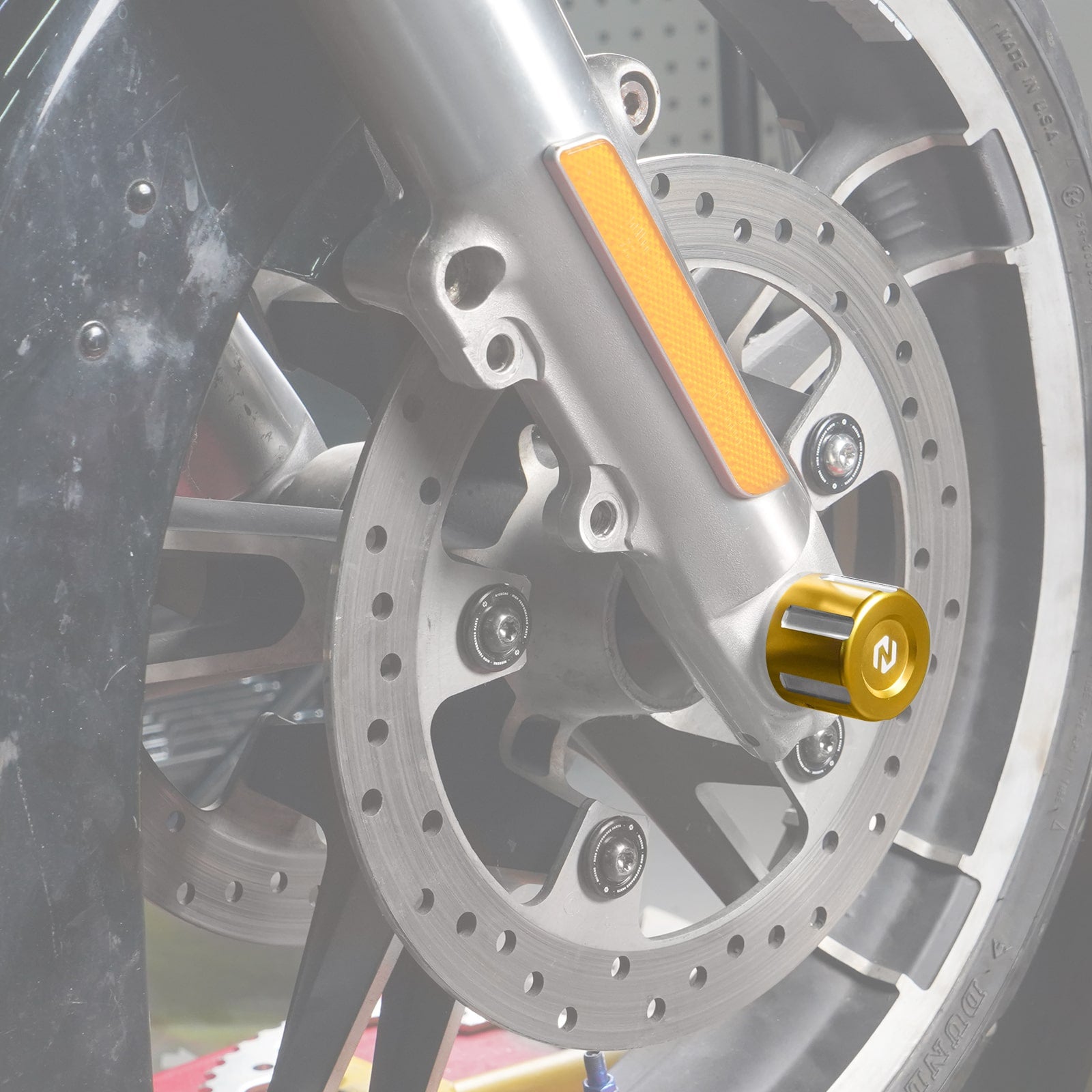 Front Axle Nut Covers Caps For Harley Road King Street Glide Softail Sportster 1200