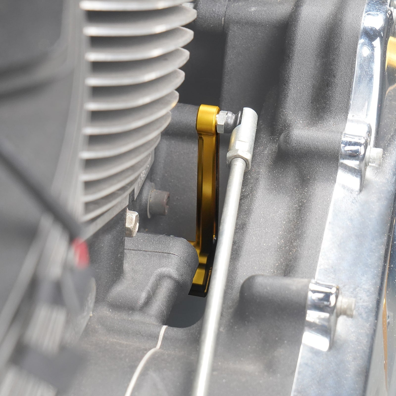 Inner Gear Shifter Shaft Rod Lever For Harley Softail Deluxe Fat Boy Heritage Classic 107 114