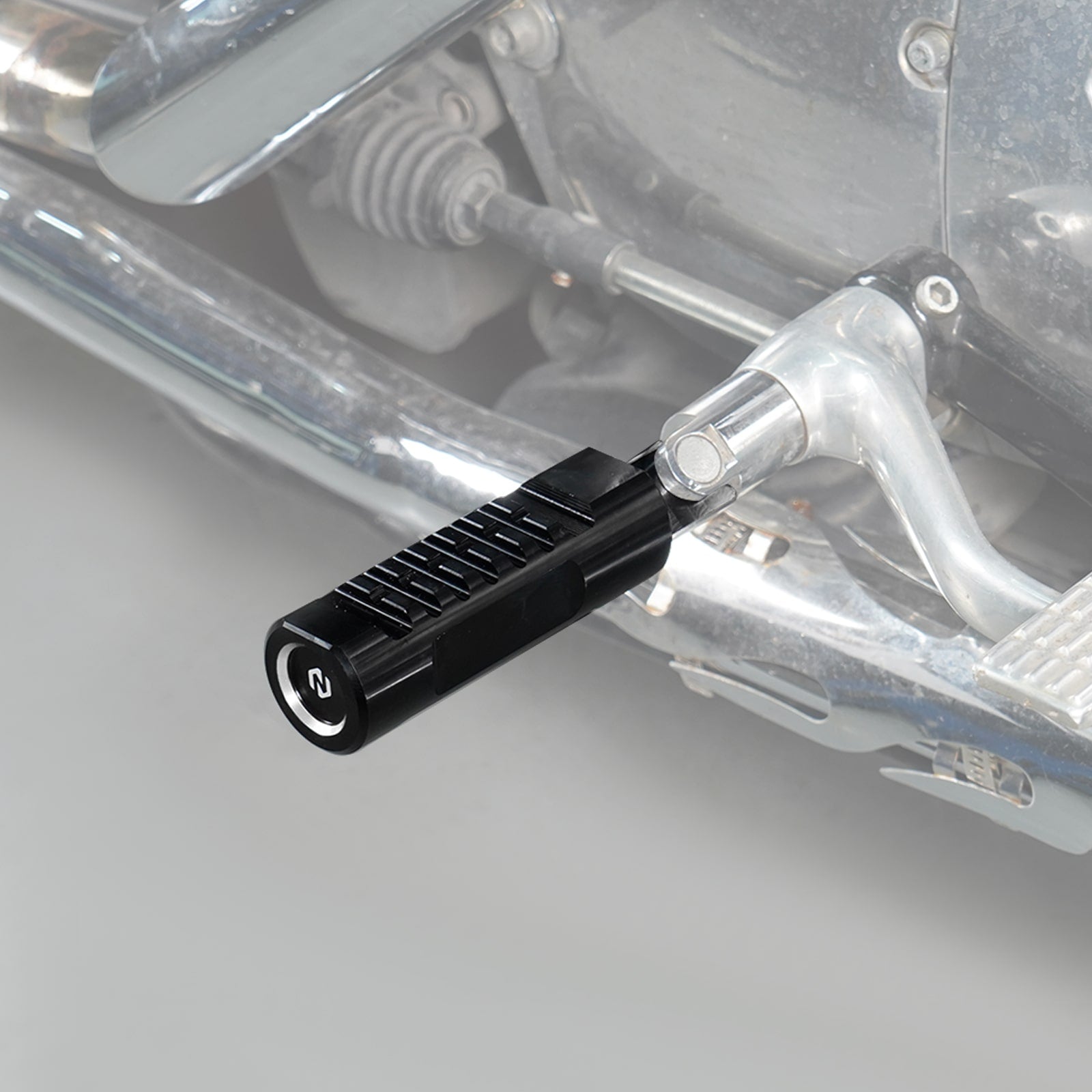 Front Rider Foot Pegs Footrests Set For Harley Sportster 1200 Iron 883 XL Roadster