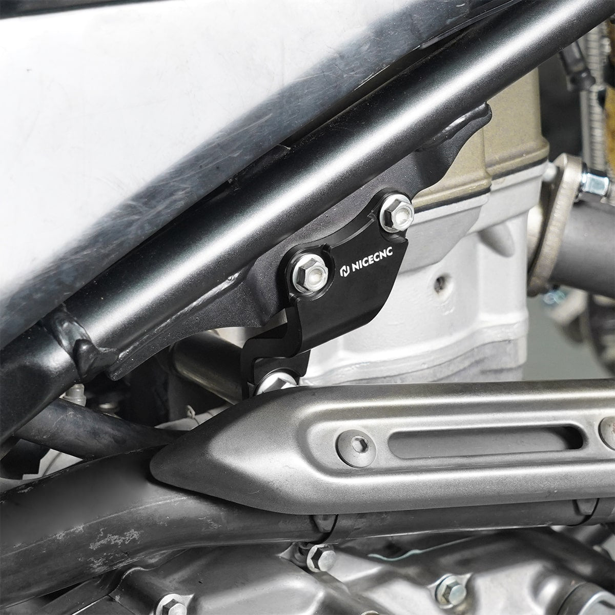 ATV Engine Upper Stay Mounting Hanger Brackets For Honda TRX450R / ER 2006-2014