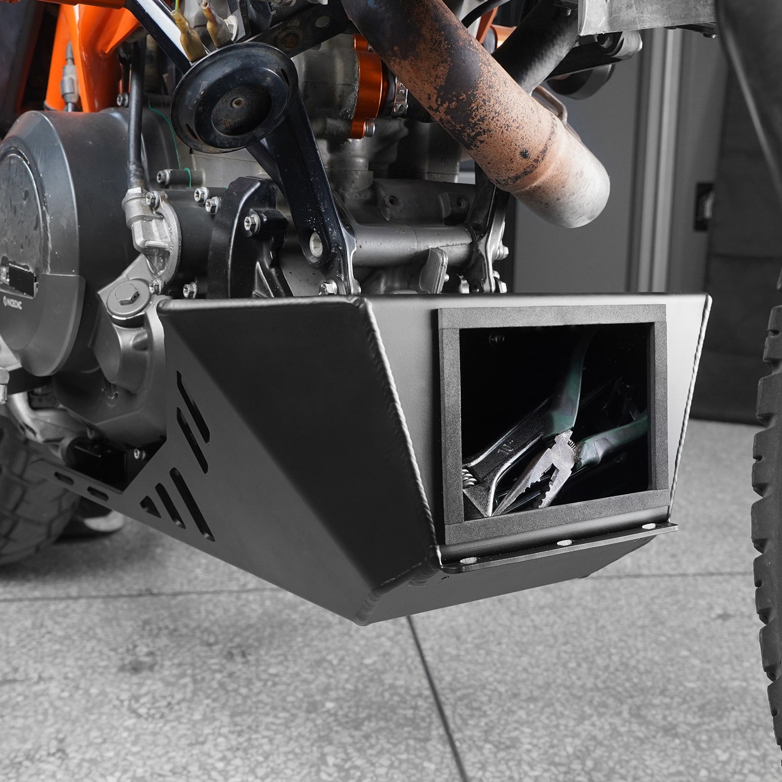 Skid Plate Engine Guard with Built-in Toolbox For KTM 690 Enduro SMC R 2008-2025