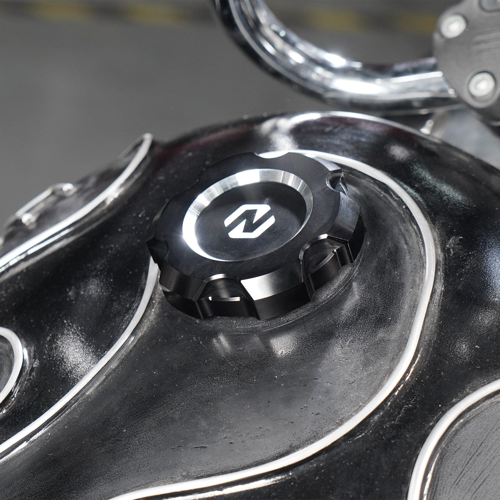 Gas Fuel Tank Cap Cover For Harley Dyna Street Bob Wide Super Glide Fat Bob