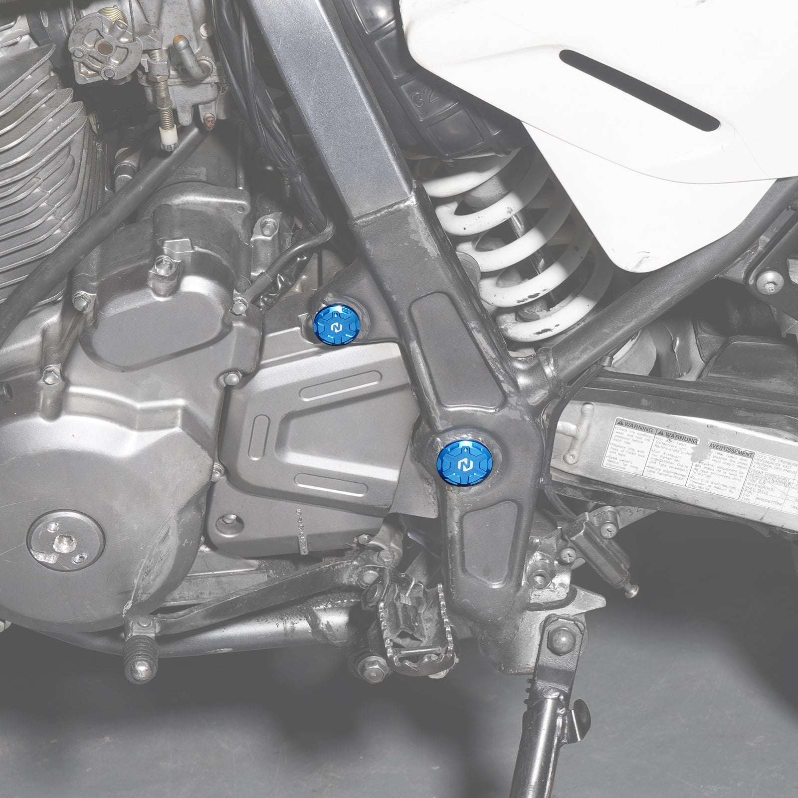 Swingarm Pivot Shaft Hole Block Caps Plugs Set For Suzuki DR650 S / SE 1996-2024