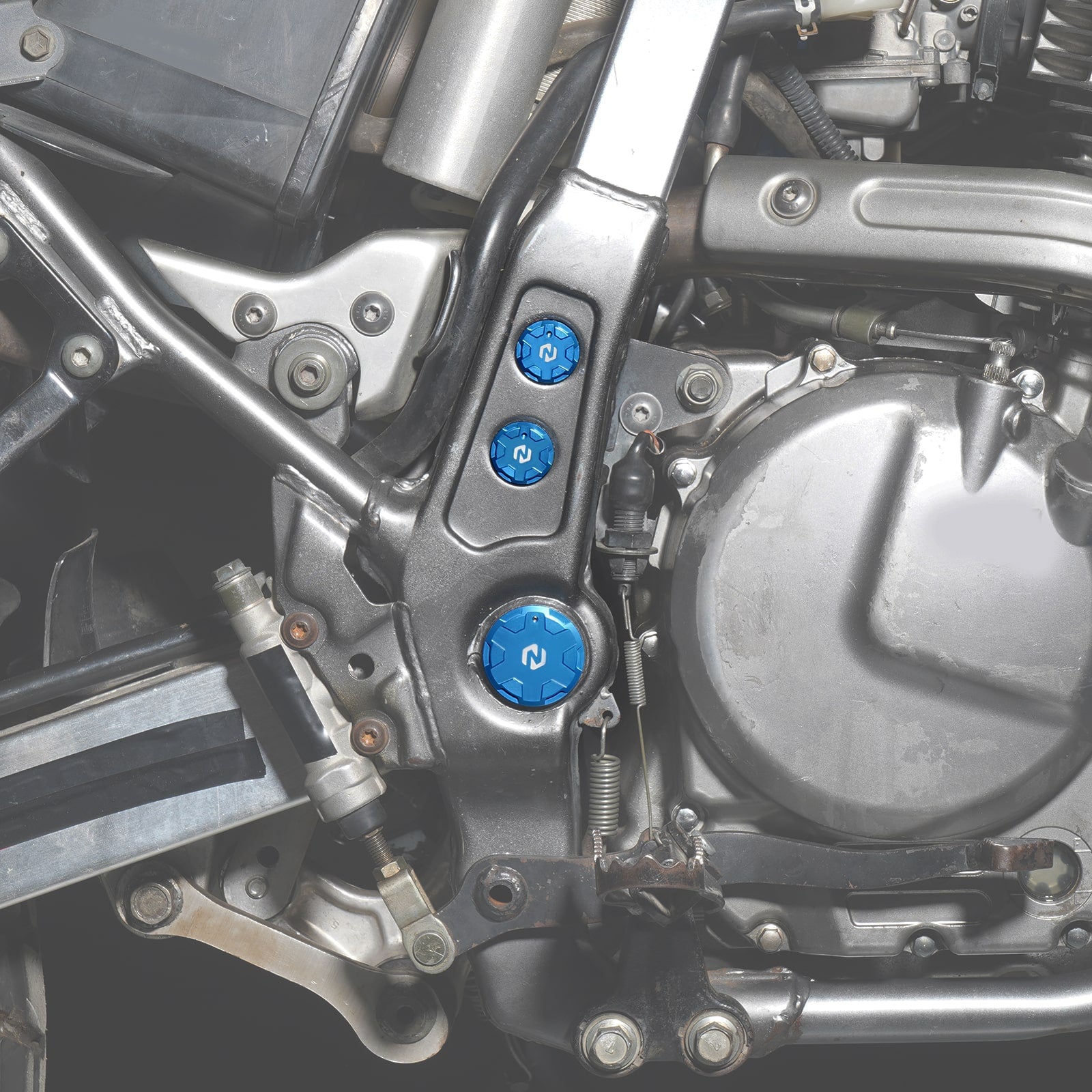 Swingarm Pivot Shaft Hole Block Caps Plugs Set For Suzuki DR650 S / SE 1996-2024