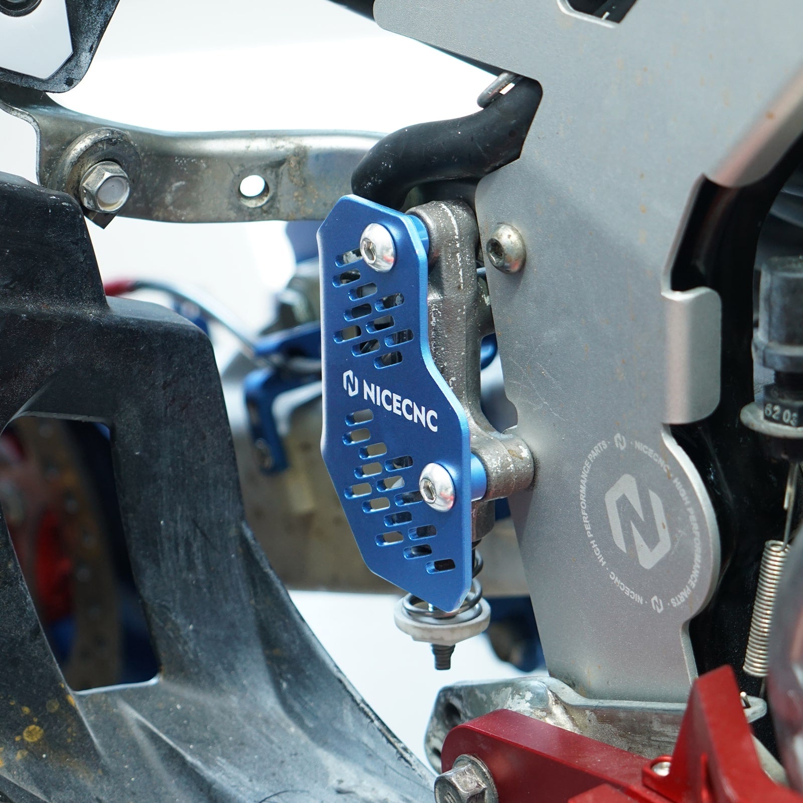 ATV Rear Master Cylinder Cover Guard For Yamaha Raptor 700 R 06-26 YFZ450R 09-26