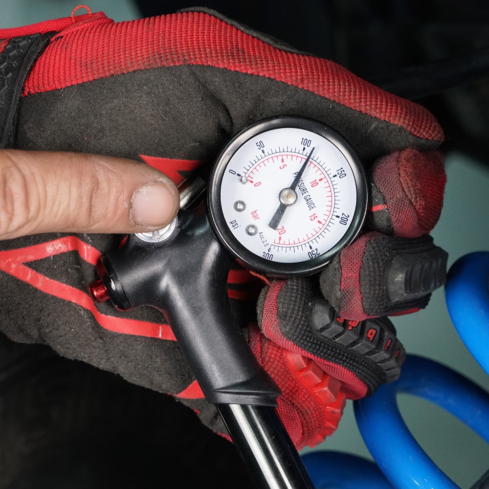 300 psi Air Shock Fork Pump with Rubber Handle Nitrogen Needle Fill Tools Kit