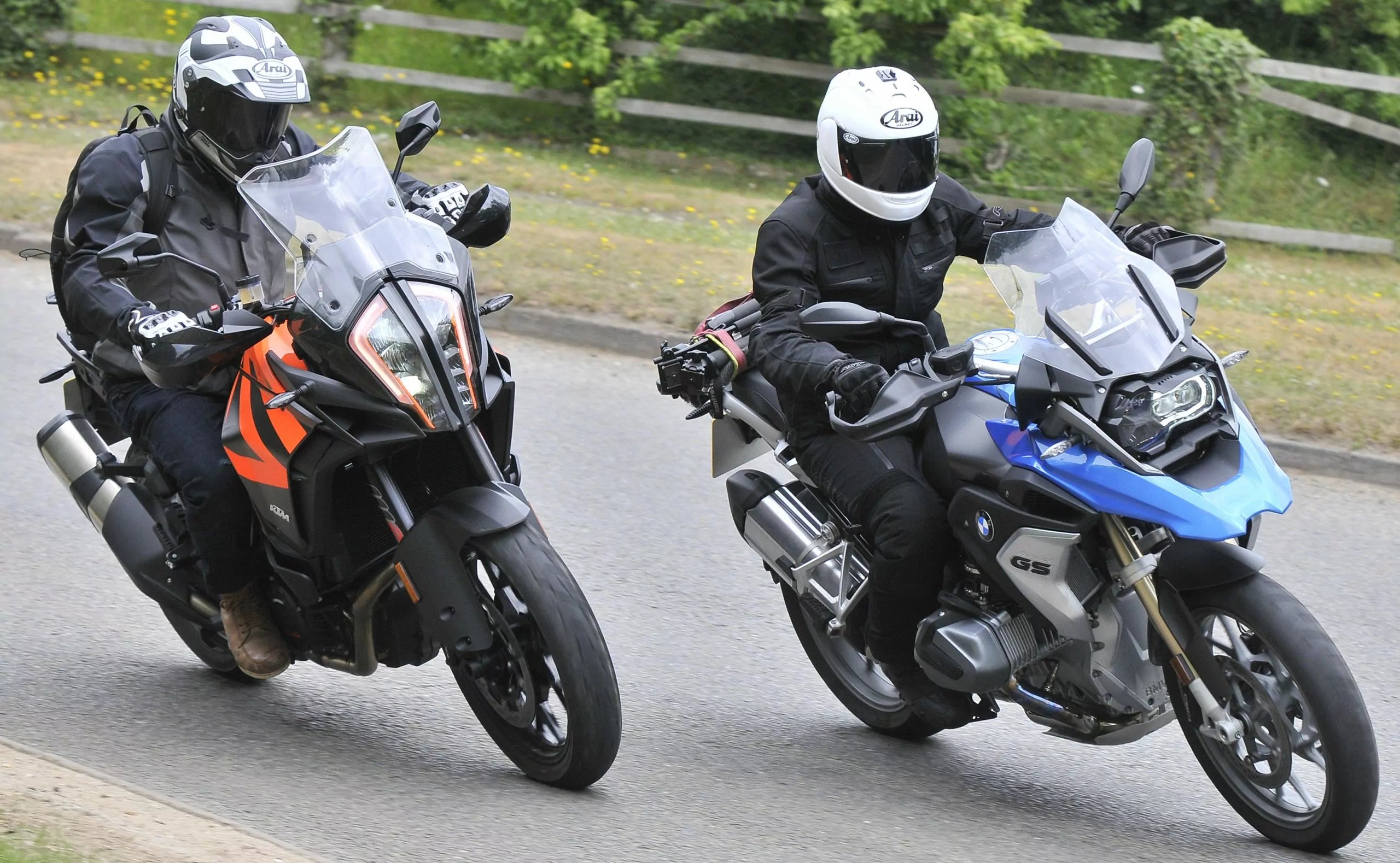 R1250 GS vs 1290 Super Adv: Which Beast Rules the Trail?
