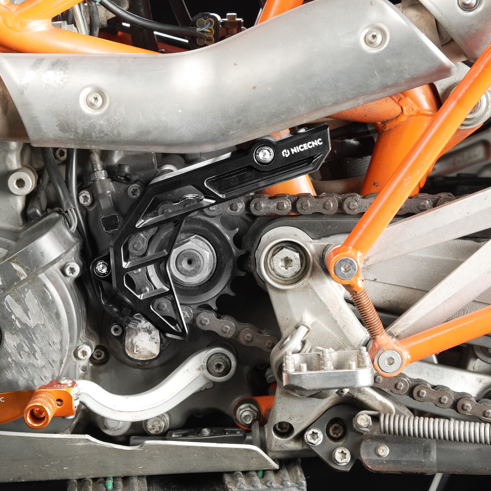 09-25 KTM 690 Front Sprocket Cover Case Saver Enduro SMC R