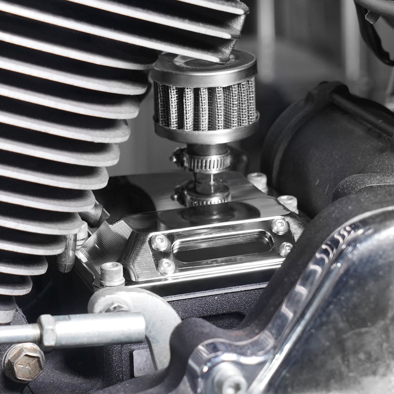 Harley Road King Street Glide Chrome Vented Transmission Top Cover