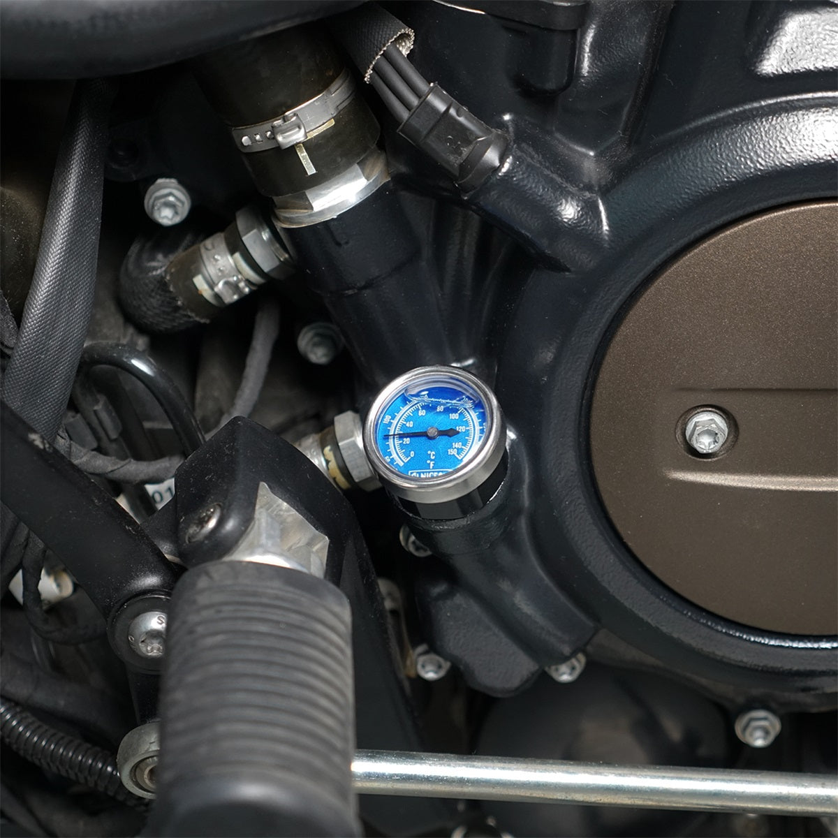 Engine Thermometer Oil Dipstick w/Temper Gauge For Harley Sportster S Pan America