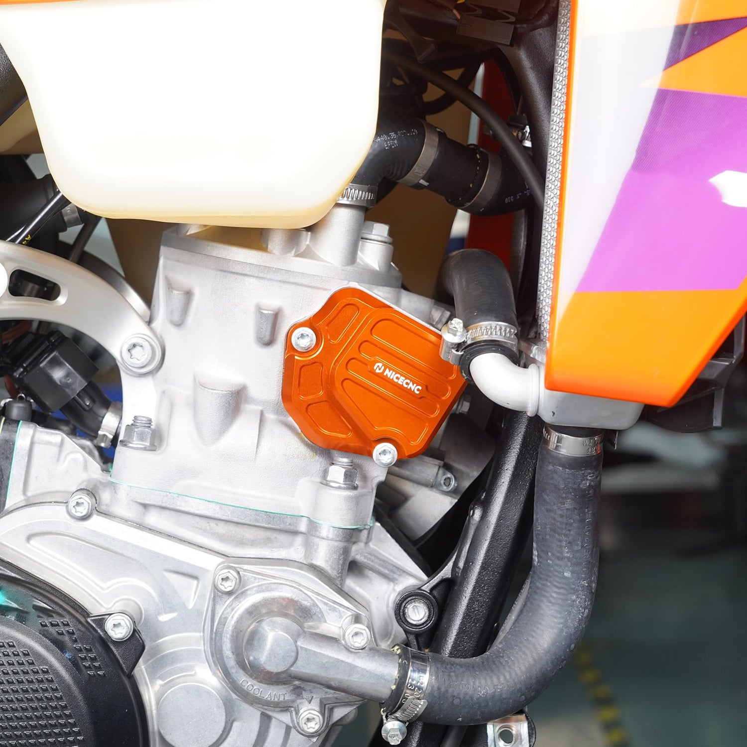 Right Power Valve Cover Guard For KTM Husqvarna GasGas