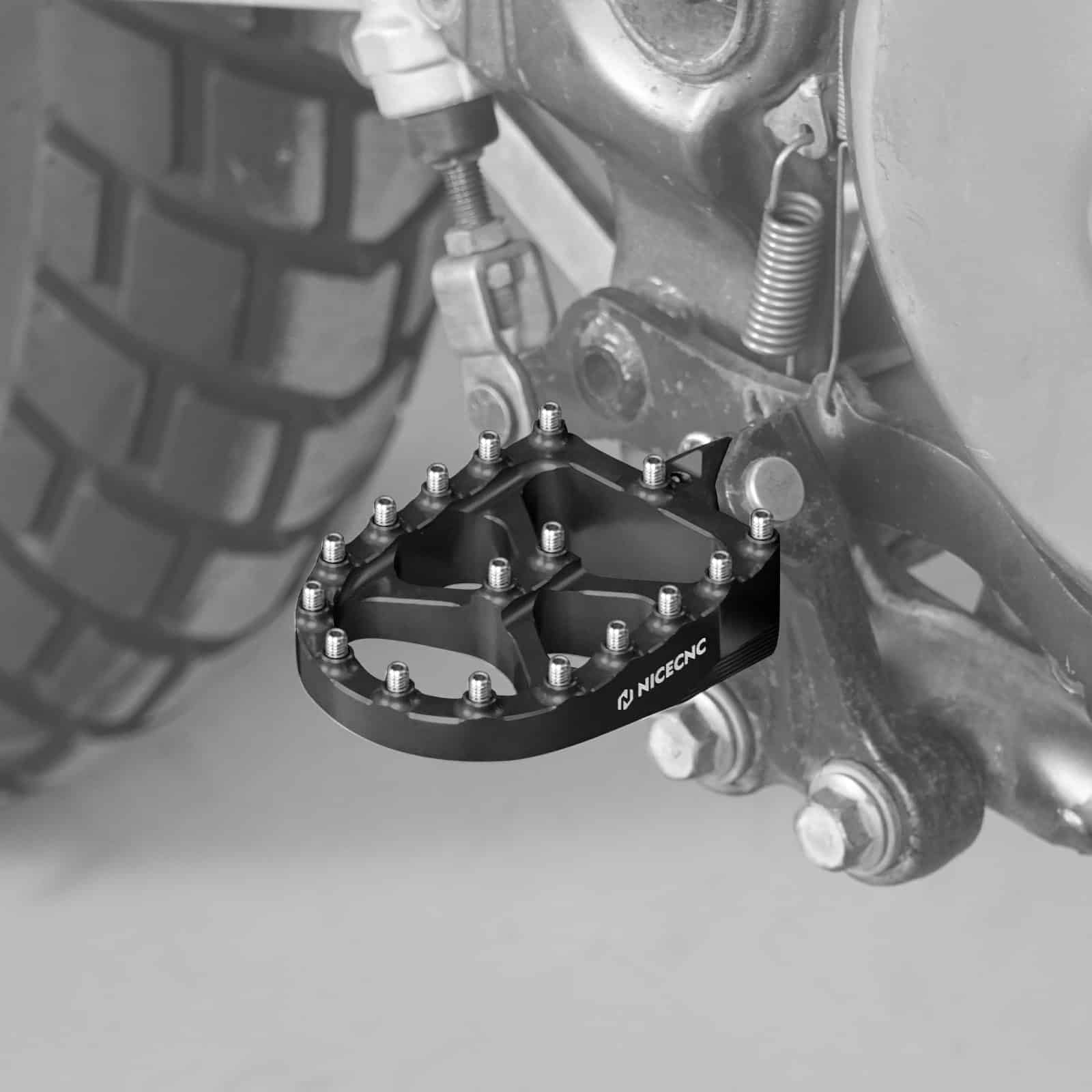 Enlarged Footpegs + Lowered Foot Peg Brackets For Suzuki DR650 S / SE 1996-2024