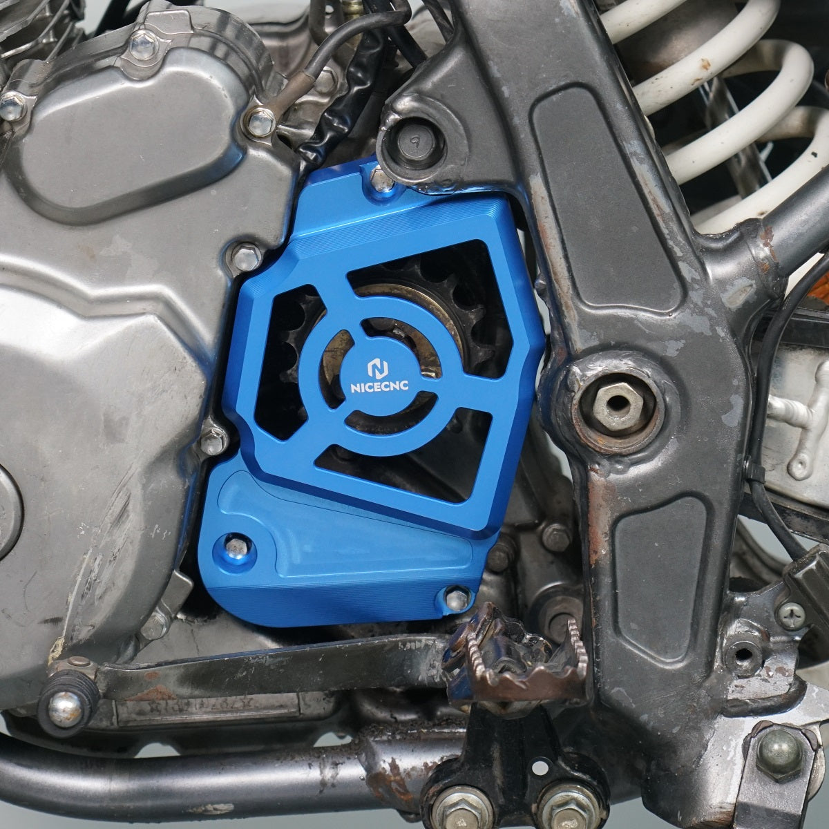 Suzuki DR650 S Engine Sprocket Cover Chain Guard Case Saver